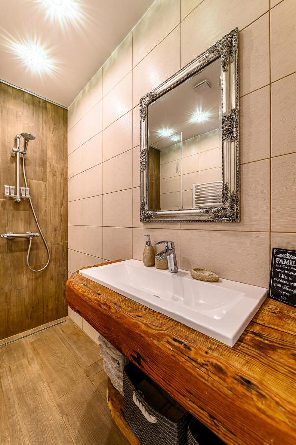 Holiday Apartment With Terrace Liepāja Exterior foto